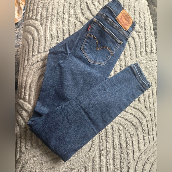 Levi's Denim - Levi's Classic Dark Wash Slim Jeans - Blue